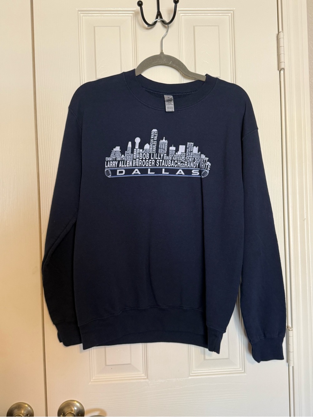 Women's Dallas Cowboys Navy Crewneck Sweatshirt with White Dallas Skyline
